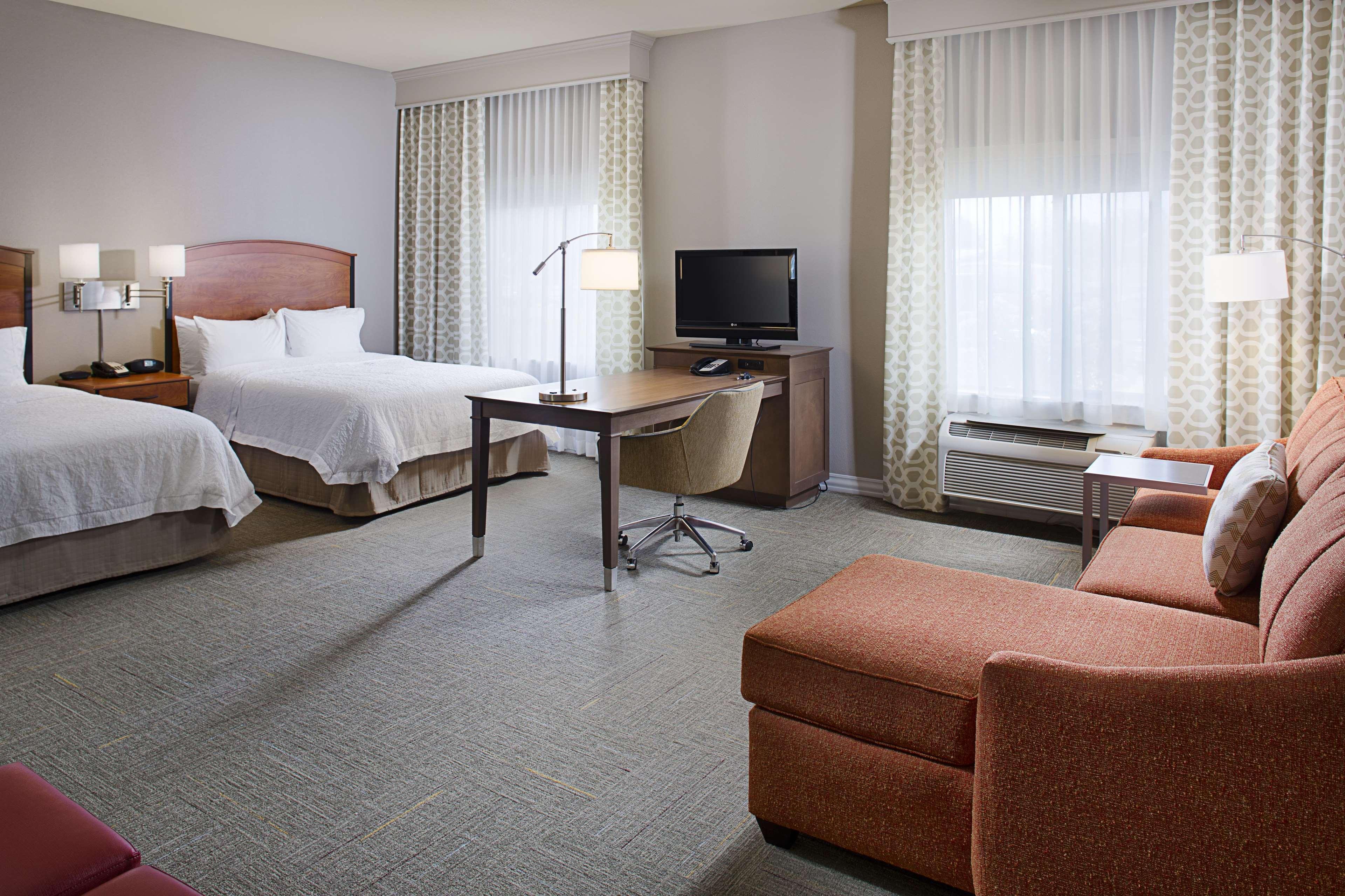 Hampton Inn & Suites Lancaster Exterior photo