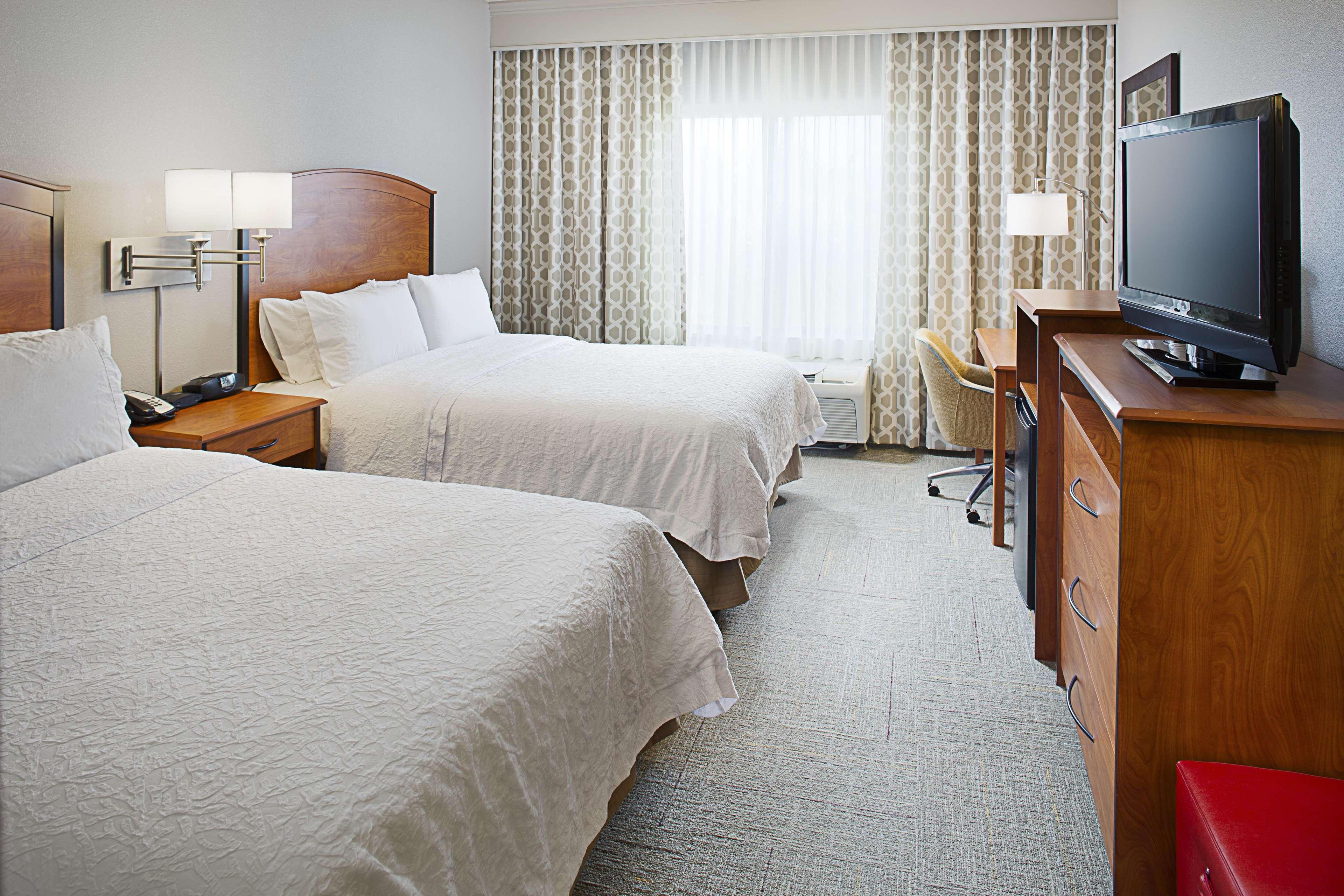 Hampton Inn & Suites Lancaster Exterior photo