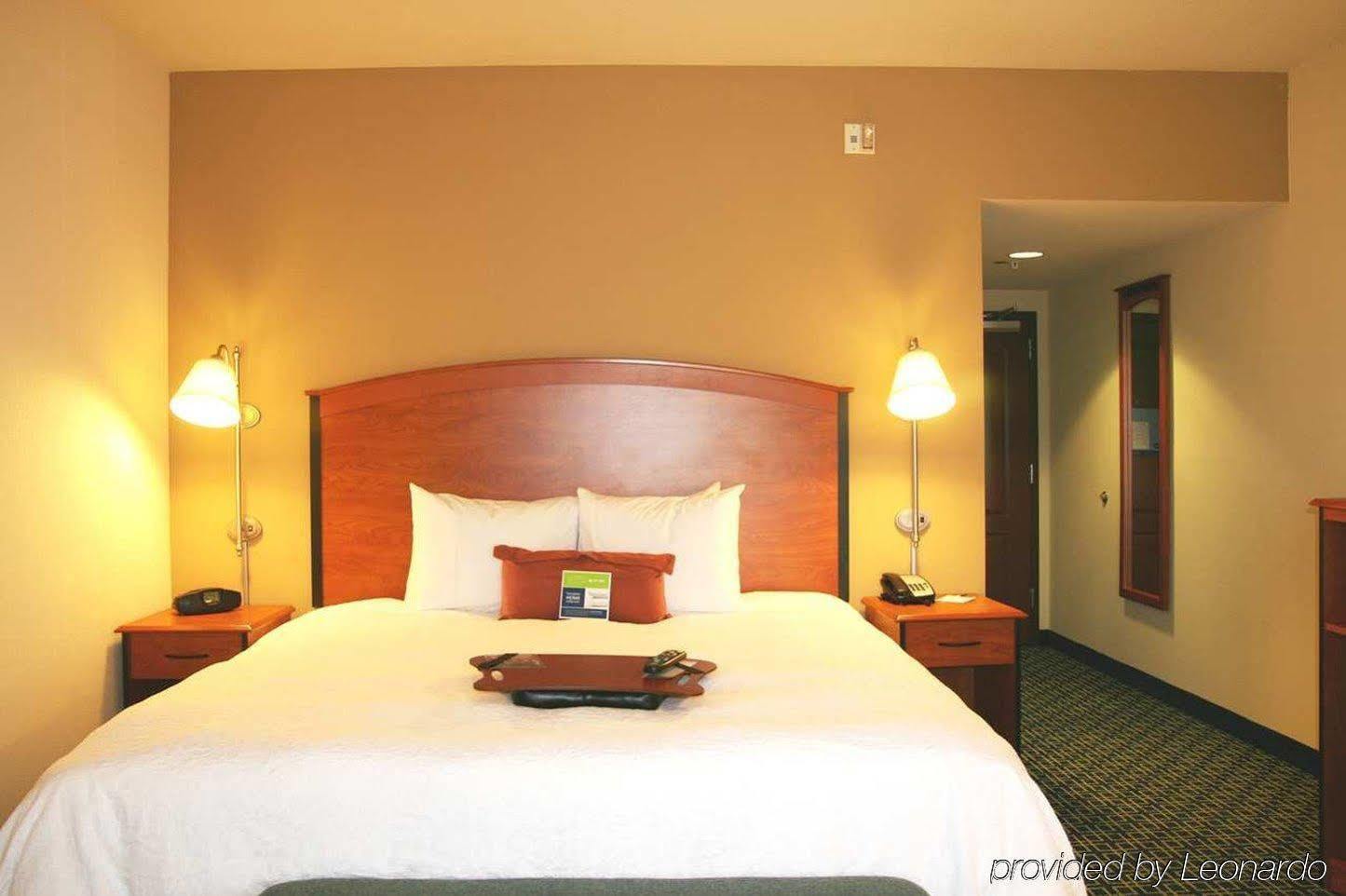 Hampton Inn & Suites Lancaster Exterior photo